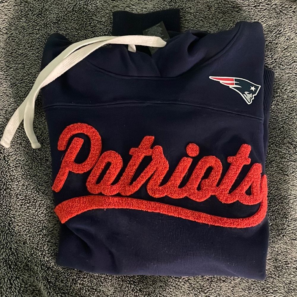 Girls M Youth Patriots Sweatshirt
